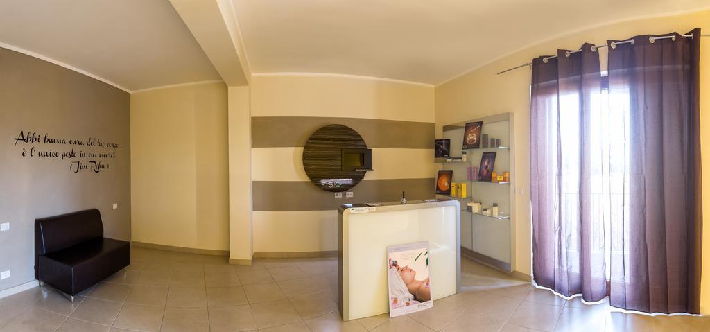 Royals Gate Hotel Rodi Garganico Bagian luar foto
